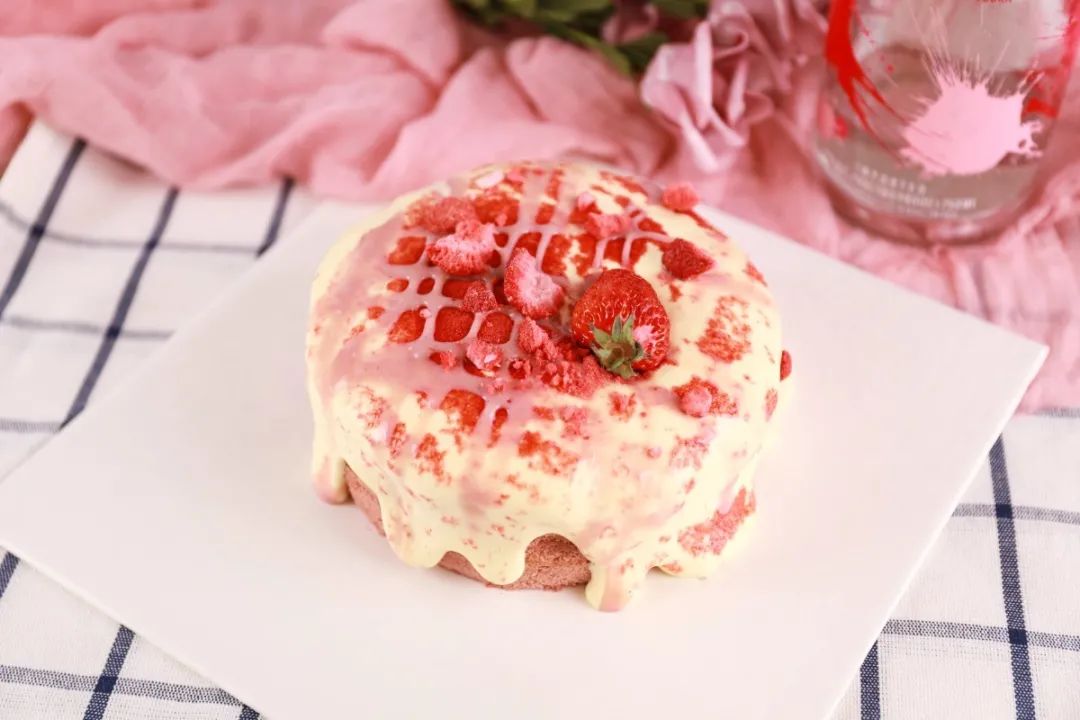 冬日限定 | 一定要吃甜甜的草莓蛋糕啊！