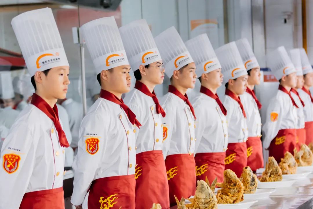 CCTV2现新东方烹饪教育，餐饮行业用工缺口近千万